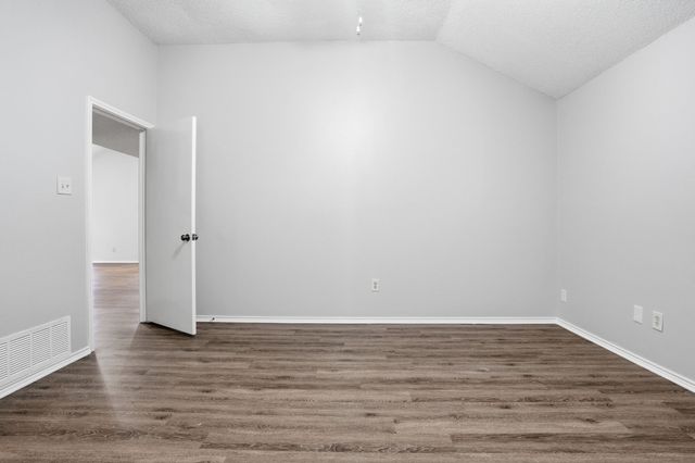 4364 Bentley Drive, Grand Prairie, TX 75052