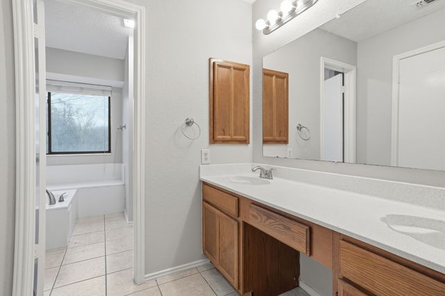 4364 Bentley Drive, Grand Prairie, TX 75052