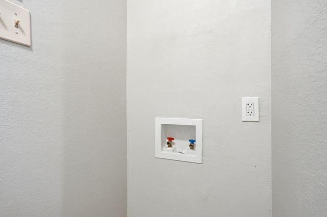 4364 Bentley Drive, Grand Prairie, TX 75052