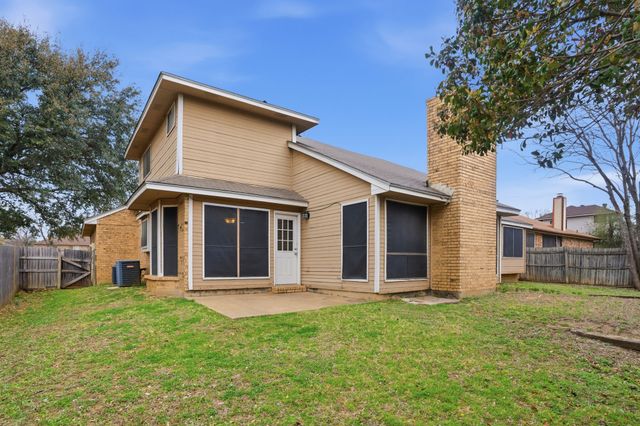 4364 Bentley Drive, Grand Prairie, TX 75052