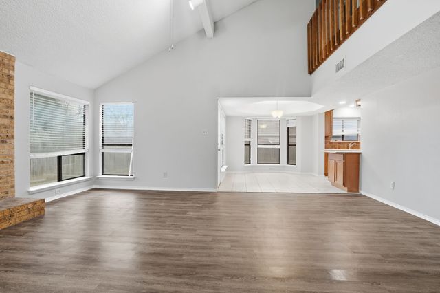 4364 Bentley Drive, Grand Prairie, TX 75052