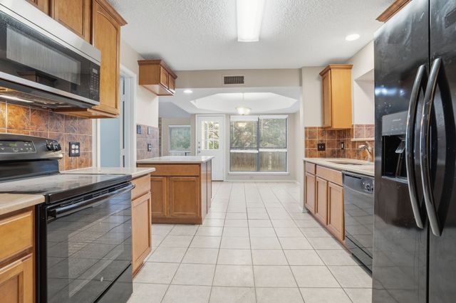 4364 Bentley Drive, Grand Prairie, TX 75052