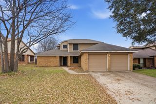 4364 Bentley Drive, Grand Prairie, TX 75052