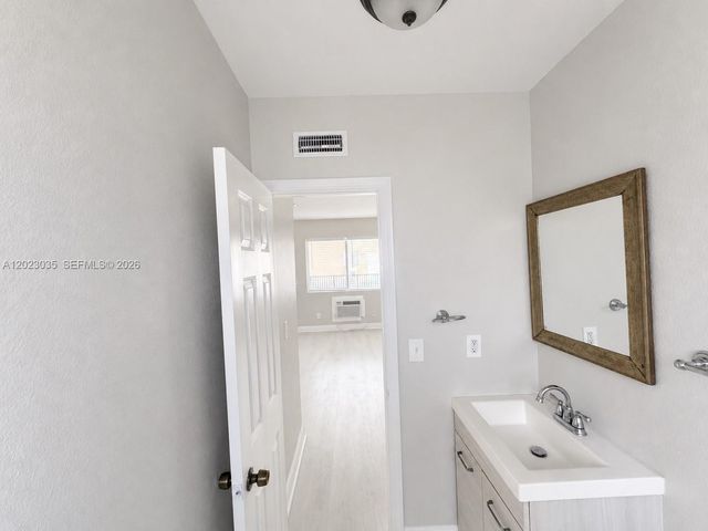 1920 Washington Ave 5, Opa-locka, FL 33054