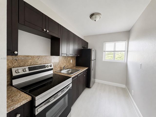 1920 Washington Ave 5, Opa-locka, FL 33054