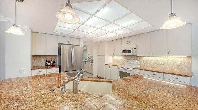 4871 WINTERHAVEN DRIVE, Sarasota, FL 34233