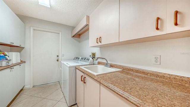 4871 WINTERHAVEN DRIVE, Sarasota, FL 34233