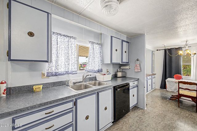 555 S 83RD Way, Mesa, AZ 85208