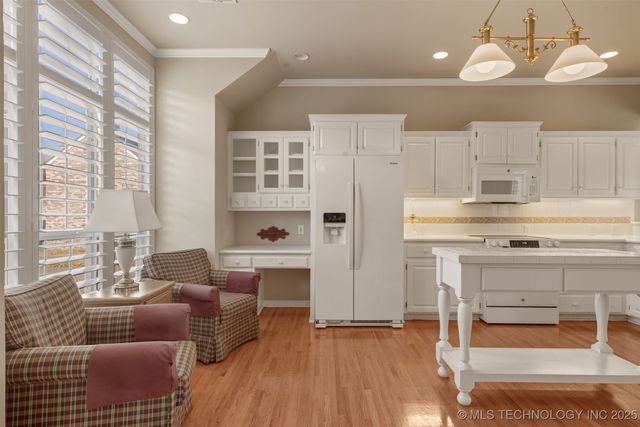 9559 S College Court, Tulsa, OK 74137