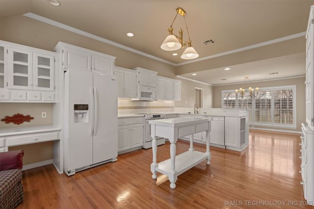 9559 S College Court, Tulsa, OK 74137