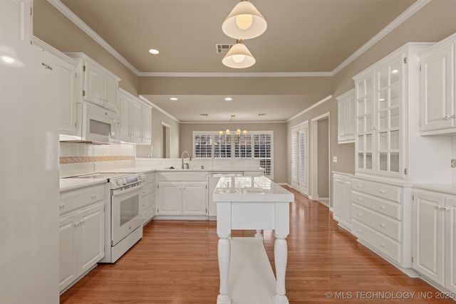 9559 S College Court, Tulsa, OK 74137