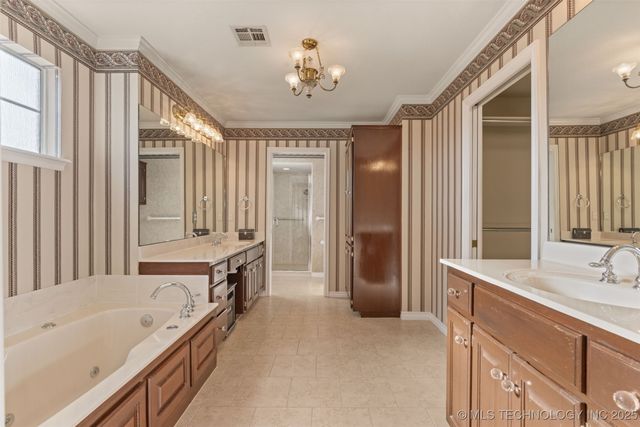 9559 S College Court, Tulsa, OK 74137