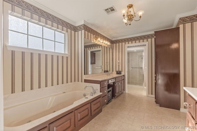 9559 S College Court, Tulsa, OK 74137