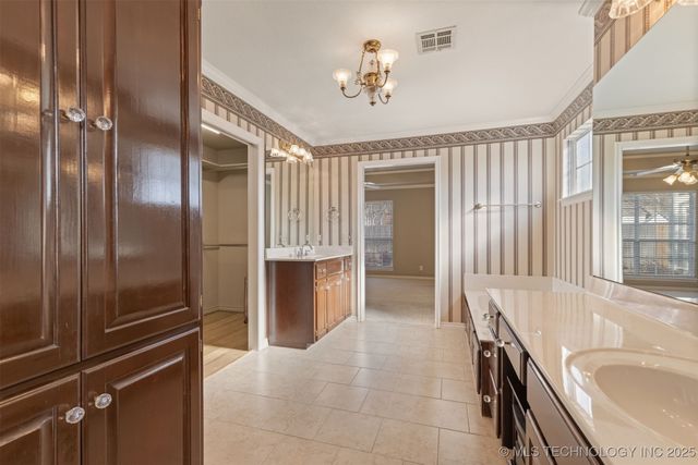 9559 S College Court, Tulsa, OK 74137