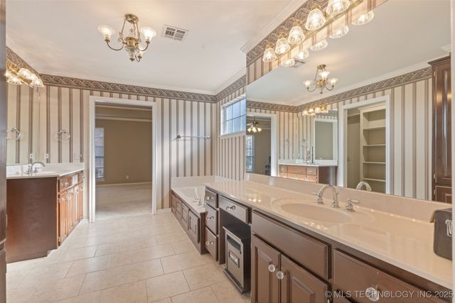 9559 S College Court, Tulsa, OK 74137