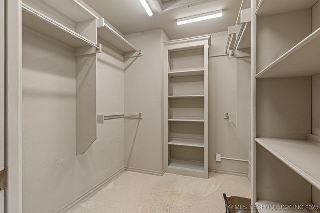 9559 S College Court, Tulsa, OK 74137