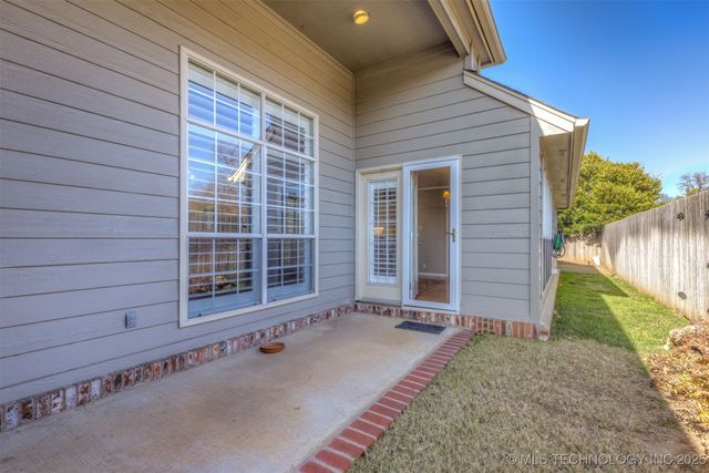 9559 S College Court, Tulsa, OK 74137