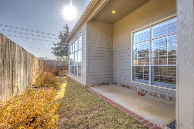 9559 S College Court, Tulsa, OK 74137