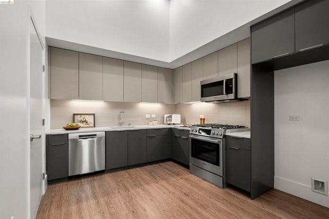 1545 32nd Street 103, Oakland, CA 94608