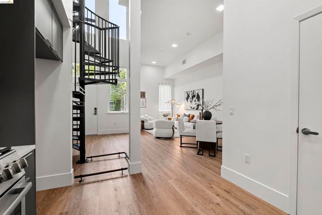 1545 32nd Street 103, Oakland, CA 94608