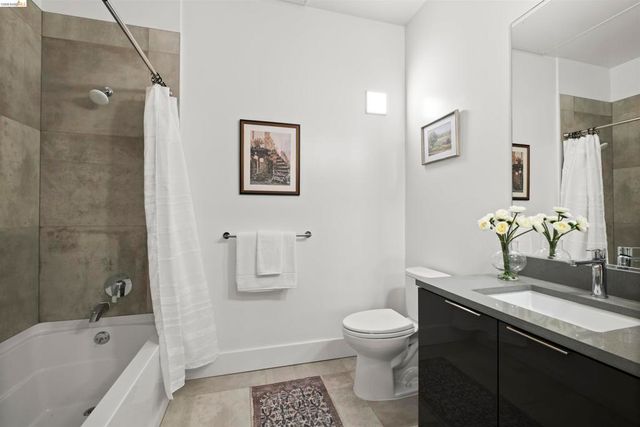 1545 32nd Street 103, Oakland, CA 94608