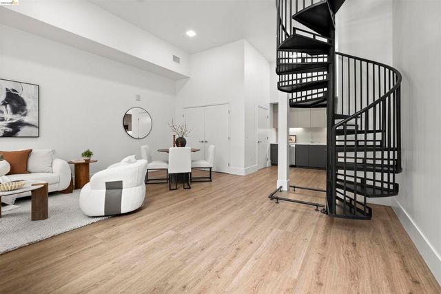 1545 32nd Street 103, Oakland, CA 94608