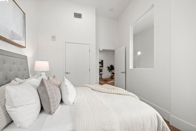 1545 32nd Street 103, Oakland, CA 94608