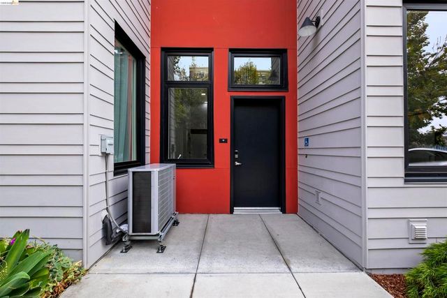 1545 32nd Street 103, Oakland, CA 94608