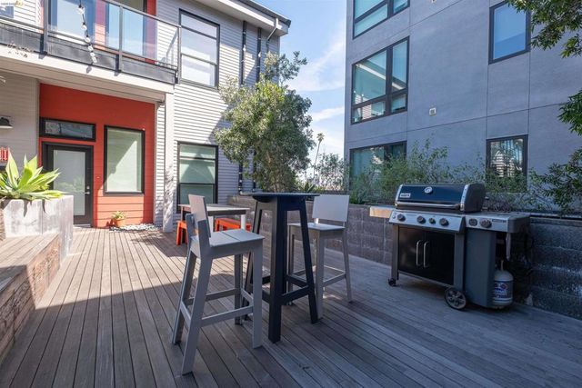 1545 32nd Street 103, Oakland, CA 94608