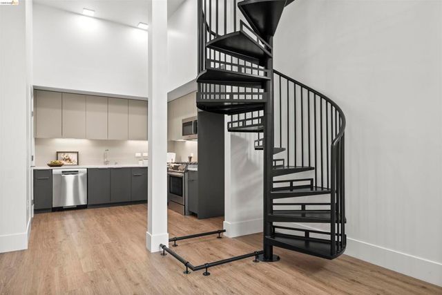 1545 32nd Street 103, Oakland, CA 94608