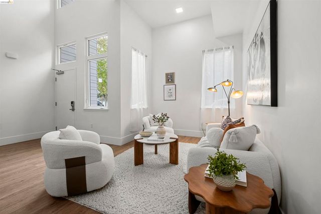 1545 32nd Street 103, Oakland, CA 94608