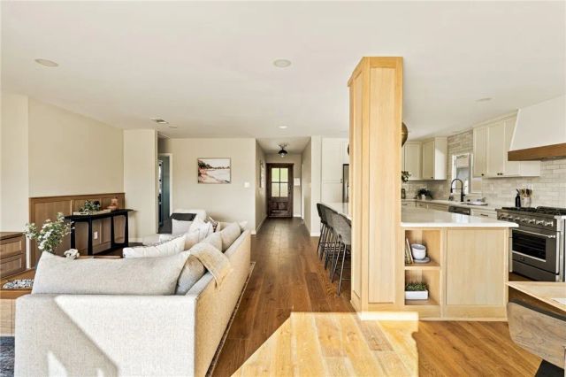 5754 W 74th St, Los Angeles, CA 90045