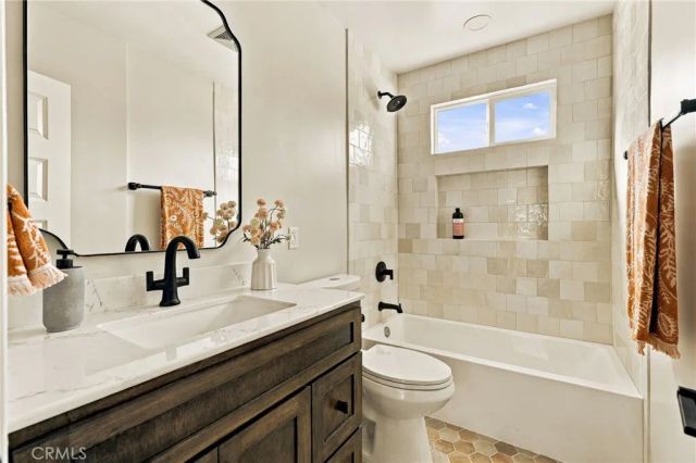 5754 W 74th St, Los Angeles, CA 90045