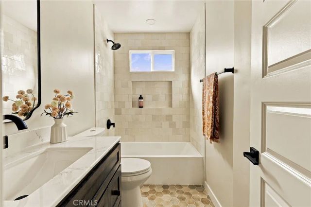 5754 W 74th St, Los Angeles, CA 90045