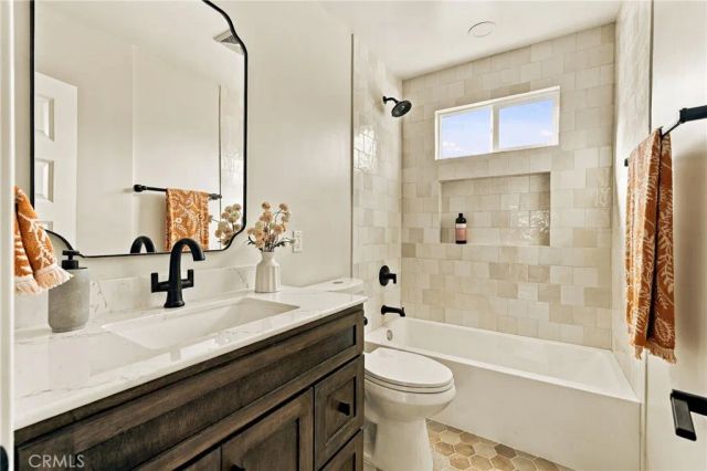 5754 W 74th St, Los Angeles, CA 90045
