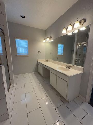 1828 Fletcher Street, Houston, TX 77009