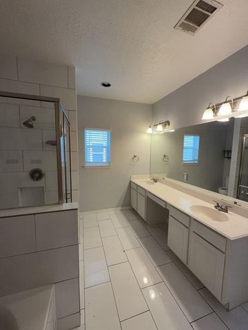 1828 Fletcher Street, Houston, TX 77009