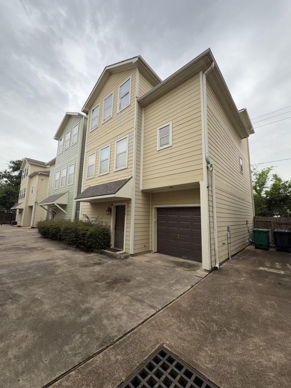 1828 Fletcher Street, Houston, TX 77009