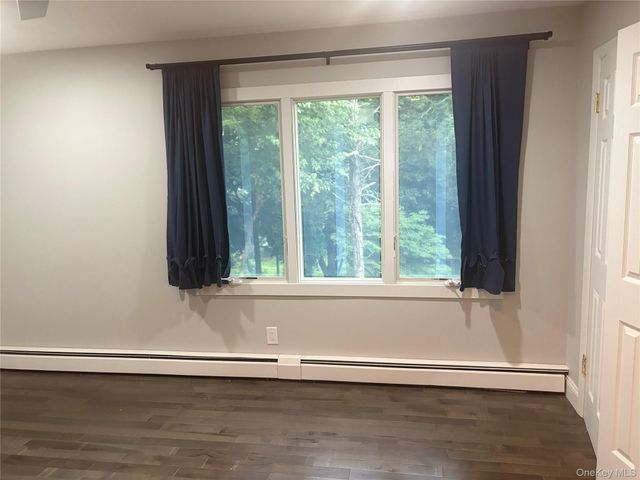 18 Robin Hill Drive, Poughkeepsie, NY 12603