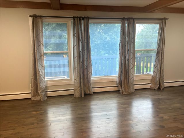 18 Robin Hill Drive, Poughkeepsie, NY 12603
