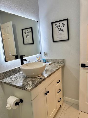 9812 N OKLAWAHA AVENUE, Tampa, FL 33617