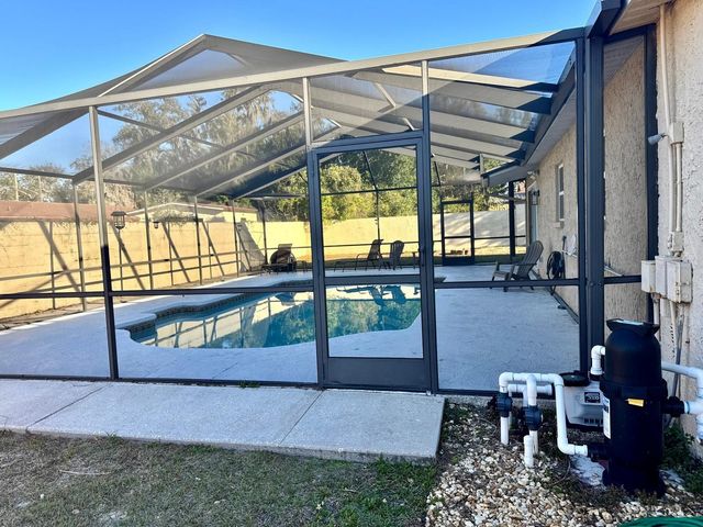 9812 N OKLAWAHA AVENUE, Tampa, FL 33617