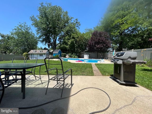 368 NOTTINGHAM RD, West Deptford, NJ 08096