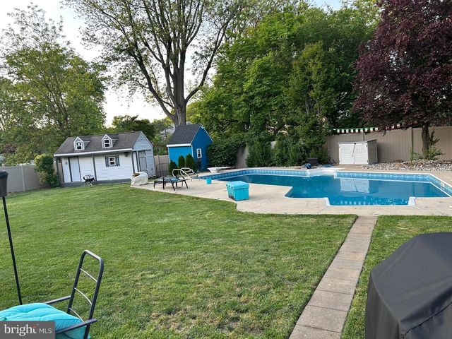 368 NOTTINGHAM RD, West Deptford, NJ 08096