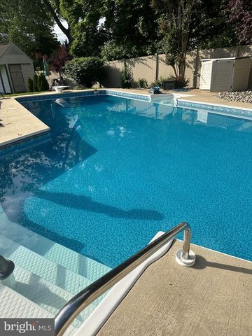 368 NOTTINGHAM RD, West Deptford, NJ 08096