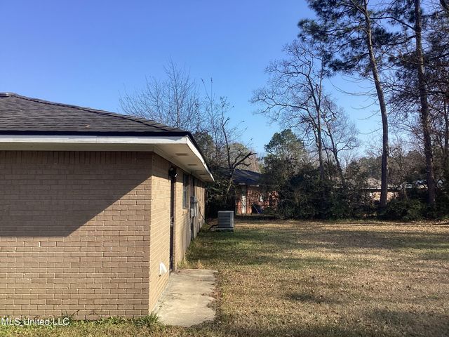 5621 Picadilly Circus Circle, Gautier, MS 39553