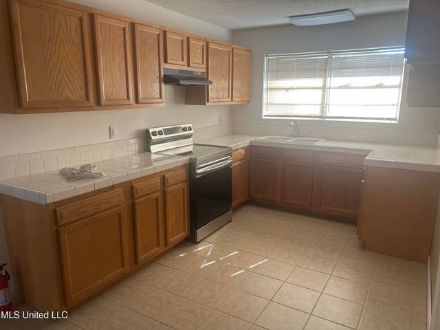 5621 Picadilly Circus Circle, Gautier, MS 39553