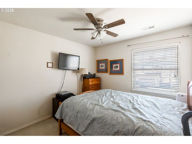 1037 Ne CREEKSEDGE Dr, Hillsboro, OR 97124