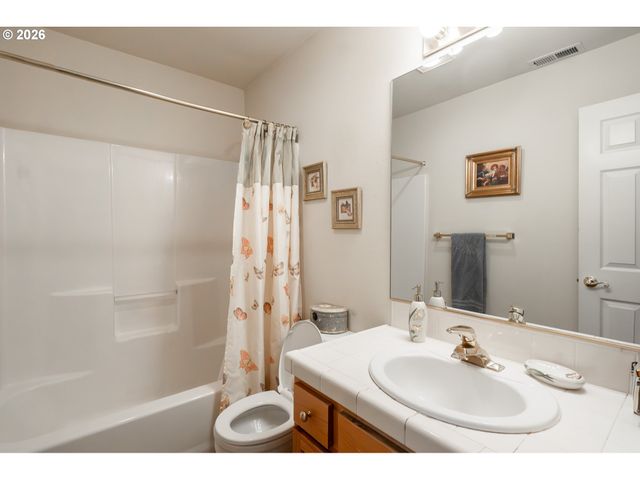 1037 Ne CREEKSEDGE Dr, Hillsboro, OR 97124