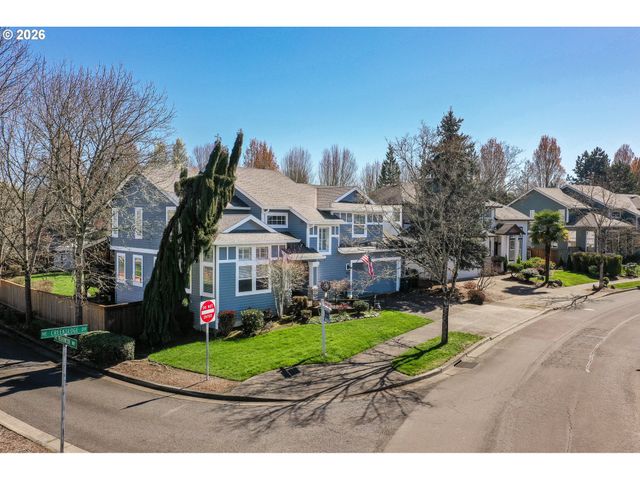 1037 Ne CREEKSEDGE Dr, Hillsboro, OR 97124